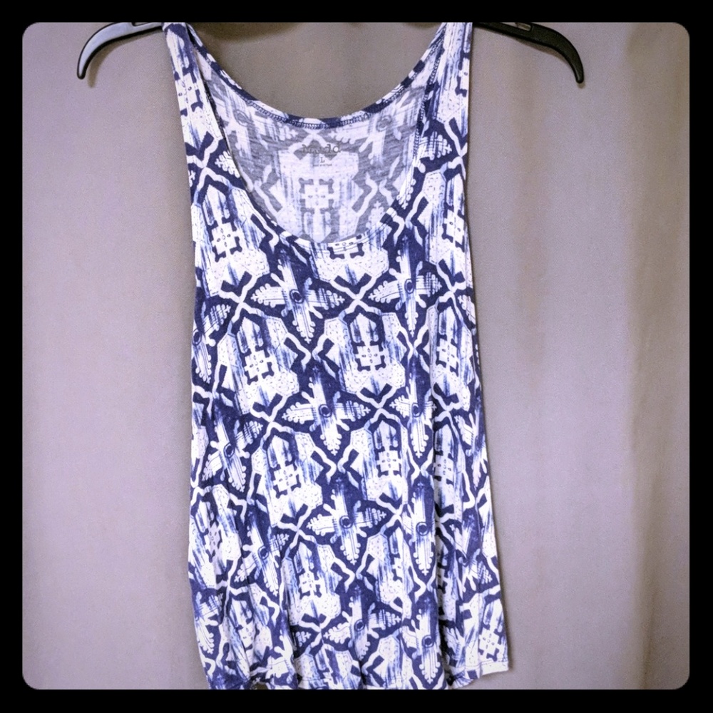 Patterned tank